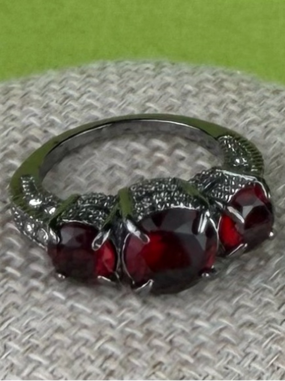 Crimson Red Three Stone Cocktail Ring Gunmetal Tone Textured Band Size 6
